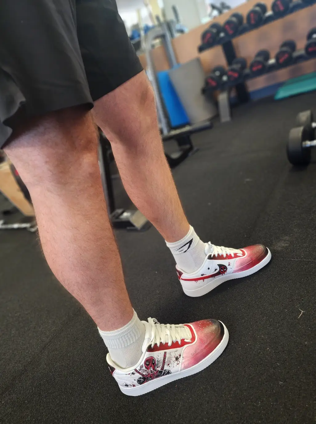 Chaussures Deadpool personnalisées - style humoristique